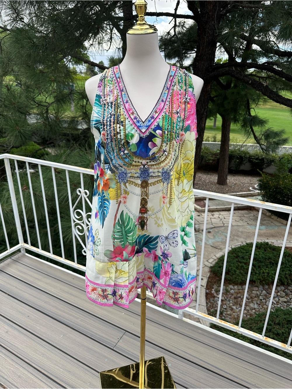 Sleeveless V-Neck Floral Tunic Top - White Multicolor